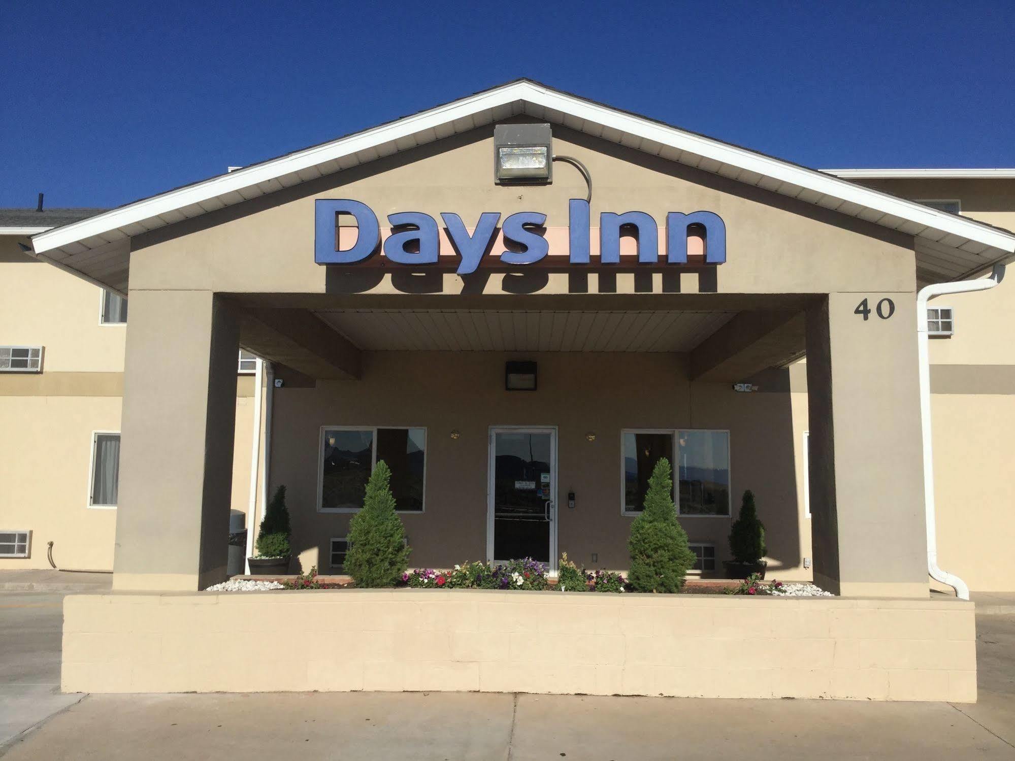 Days Inn By Wyndham Hurricane/Zion National Park Area Exteriér fotografie